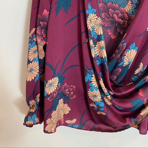 Floral faux wrap long sleeve plus sz top size 1XL - Picture 7 of 8